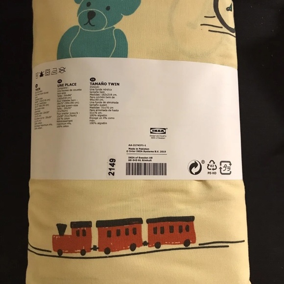 100% Cotton Twin Duvet cover and Pillow case. Yellow toy pattern. - Picture 3 of 4